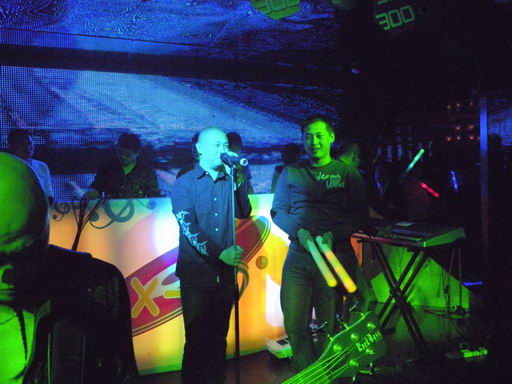 天堂乐队摇滚震撼烟台引爆全场疯狂大合唱