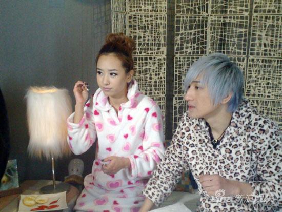 sara后弦拍mv疑假戏真作花絮曝光引热议图