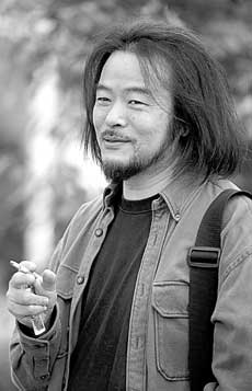 钟鼓奖风波新进展何训田诉朱践耳案开庭