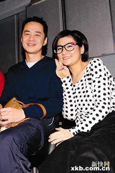 selina携老公出席hebe专辑庆功会现场洒泪(图)