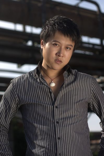 王旭携全新专辑《时光的氧气》献礼圣诞季