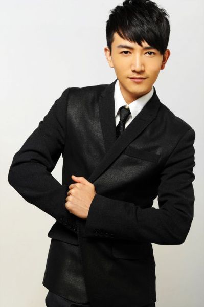 许诺新歌温情取胜 《遇见对的人》充满浪漫