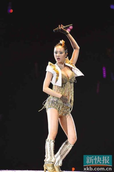 蔡依林爆乳 龚吉林/摄