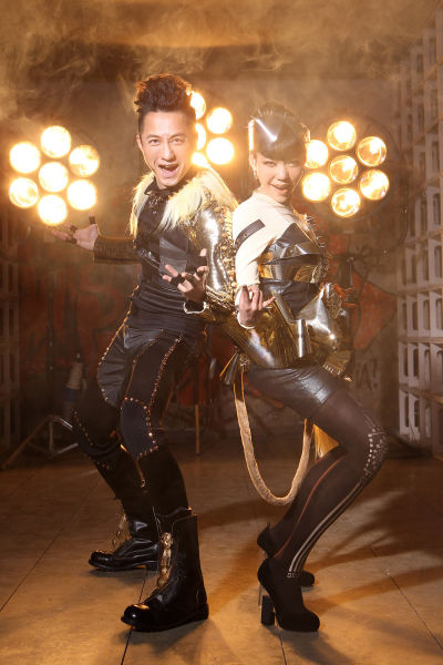 吴莫愁哈林新歌大热网友自创外星闪光舞