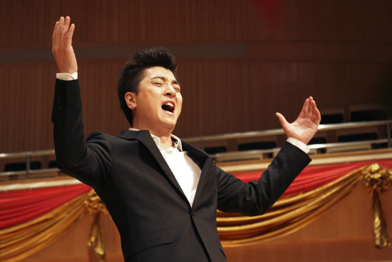 黄训国唱响最强音 毕业音乐会完美上演