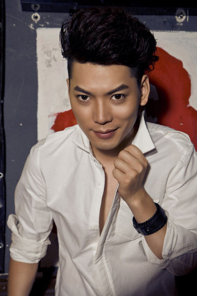 蹇红做客《音乐心旅程》 音乐对话伍洲彤