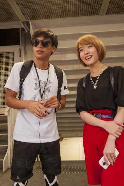 莫龙丹赴日拍摄偶遇媒体采访将发新专辑