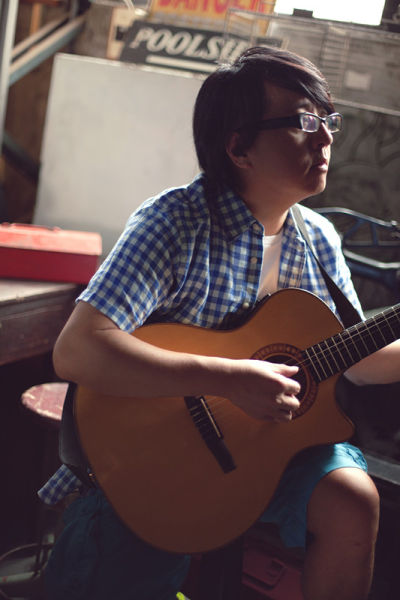 袁惟仁展民谣魅力木吉他中歌榜夺冠