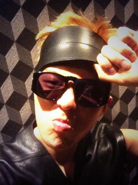 g-dragon和太阳于(5月12日)更新自己的sns,公开戴着同款帽子的照片