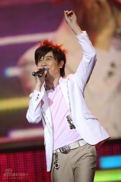 图文同一首歌迎奥运伍思凯献唱