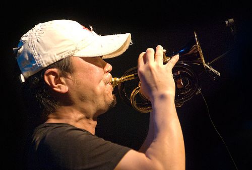 图文崔健唱响葡萄牙小号技艺