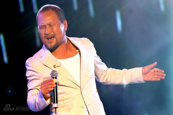 图文怀旧金曲演唱会张镐哲深情演唱