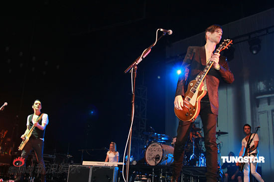 组图英国摇滚乐队placebo香港开唱气氛狂热