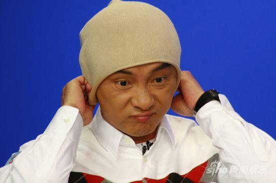 图文张卫健独家做客张卫健搞怪