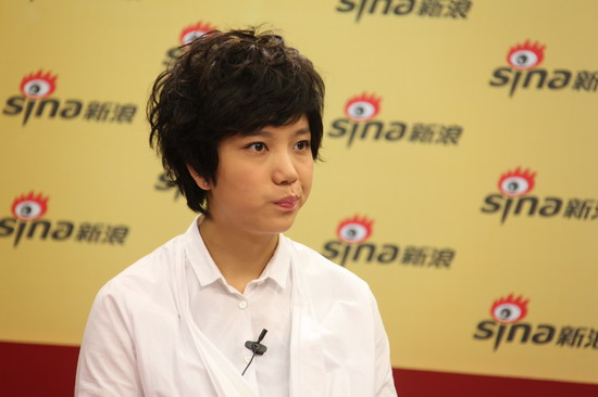 实录:李霄云做客聊新专辑 乐意为歌迷疗伤(图)