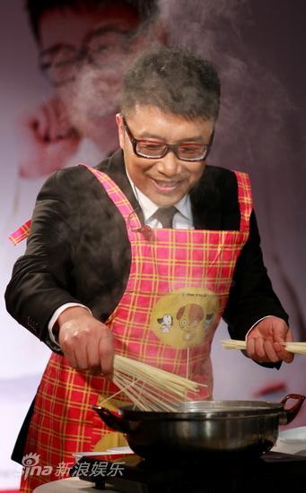 图文庞龙宣传个唱庞龙亲自下龙须面