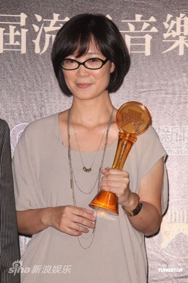 图文：第22届台湾金曲奖后台-雷光夏_影音娱乐_新浪网