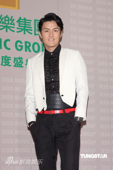 图文:种子音乐尾牙-吴克群