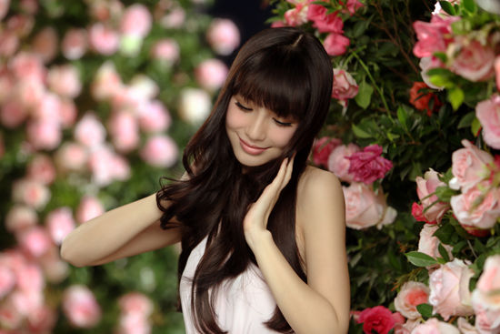 angelababy拍摄伊卡璐全新广告片