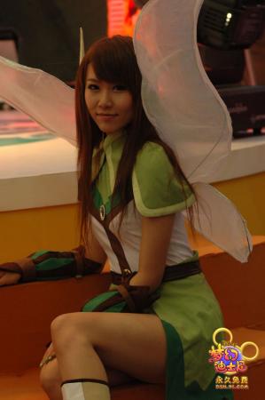 精灵族coser笑容迷人