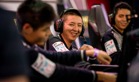 全明星赛上输给skt1让柚子成为众矢之的