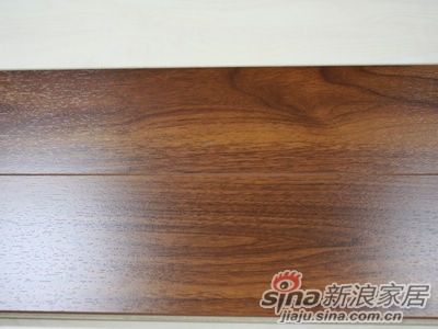 产品评测贝尔地板――水晶红胡桃木强化地板2