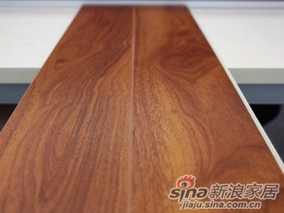 产品评测贝尔地板――水晶红胡桃木强化地板2