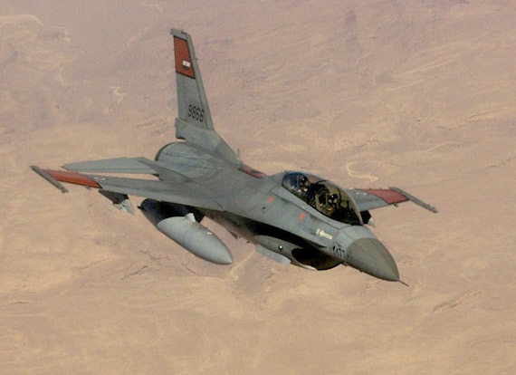 埃及空军装备的f-16d双座型战机