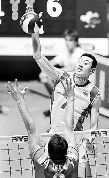 主攻手的主攻方向 ——记八一男排队员仲为君 ■本报记者 刘化迪