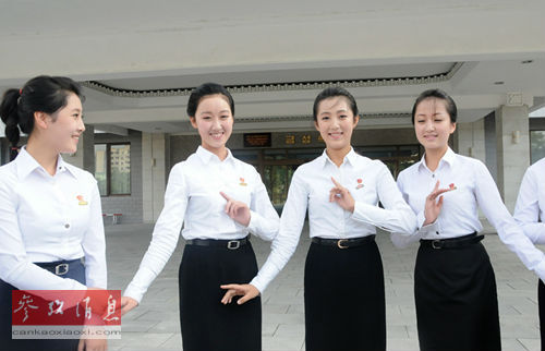 圖片來源網絡點擊圖片進入下一頁朝鮮理髮店內張貼的