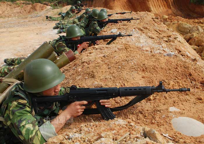 南京军区海防部队列装03式新型自动步枪