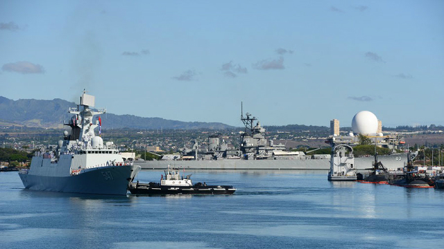 中国海军舰艇编队抵达夏威夷珍珠港美军基地