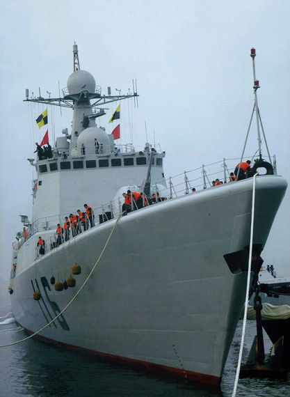 图文:解放军海军最新型051c级116号驱逐舰