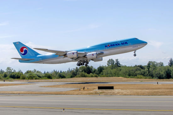 大韩航空引进首架波音747