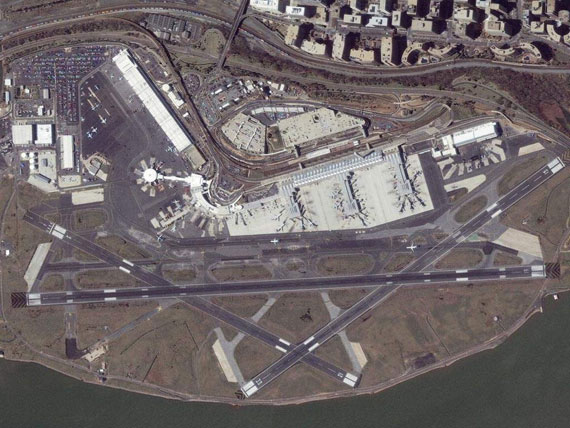 美国范登堡空军基地俯视图