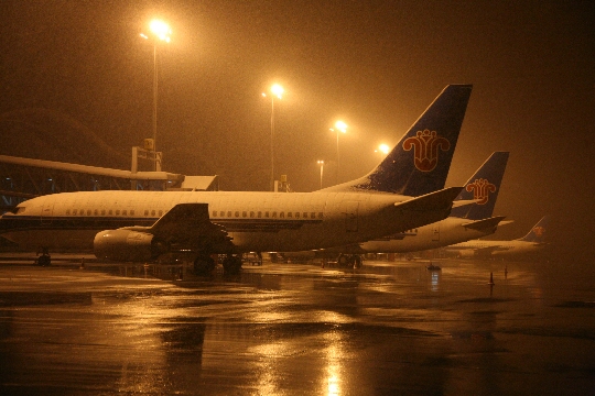 乌鲁木齐飞机场夜景图片