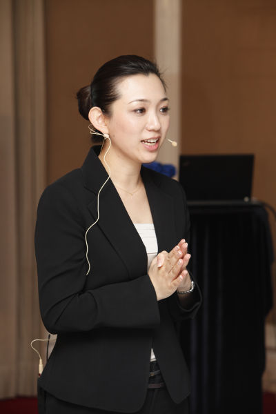 来自日本资生堂的喜佐田老师为大家讲解资生堂的尖端护肤科技,如何