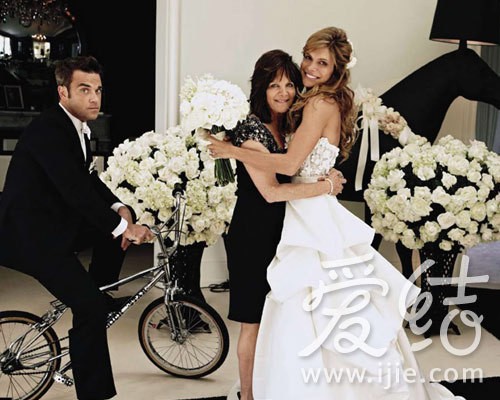 不签约不结婚英国乐坛"坏孩子"罗比威廉姆斯早已向女友艾达菲尔求婚