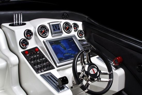 奔驰amg 掠夺者卷烟船