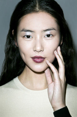 雅诗兰黛尽现derek lam2013秋冬系列后台魅惑之美