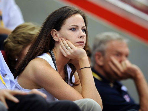 小布什女儿吸血鬼妆亮相水立方组图