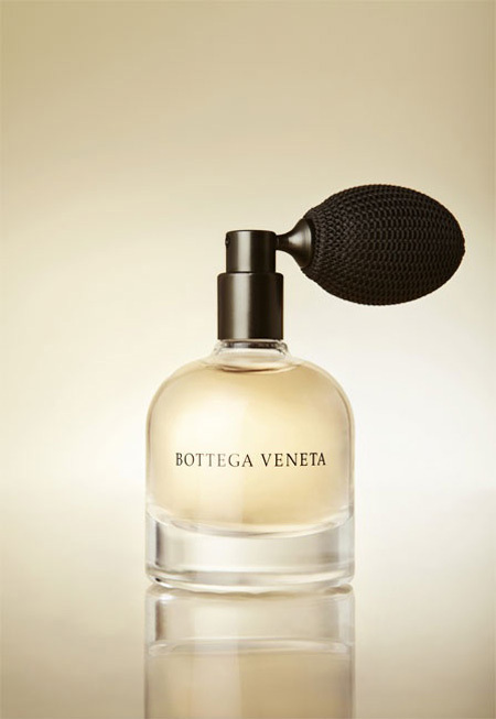 veneta 为庆祝其同名香水上市一周年推出deluxe collection奢华典藏版