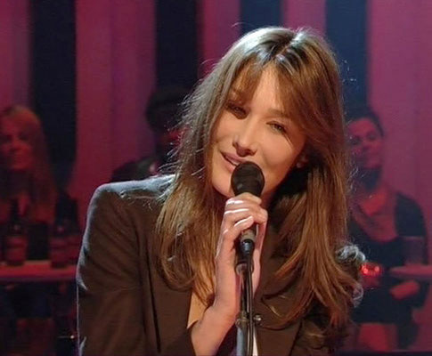 法国第一夫人布吕尼2008年9月16日在英国广播公司(bbc)的音乐节目中