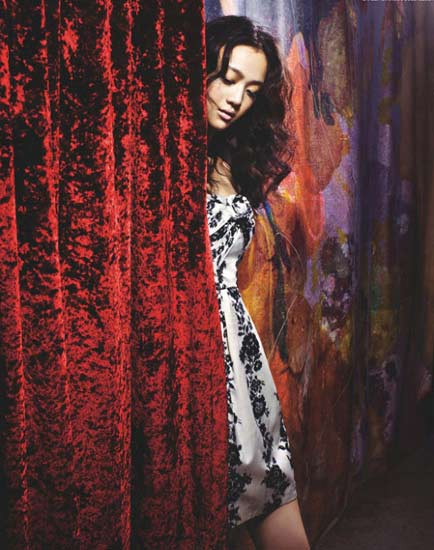 娱乐圈中的"外骚内敛"型极品女星(组图)