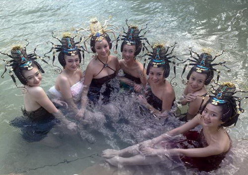 新版西游记片场美女蜘蛛精入浴照组图7