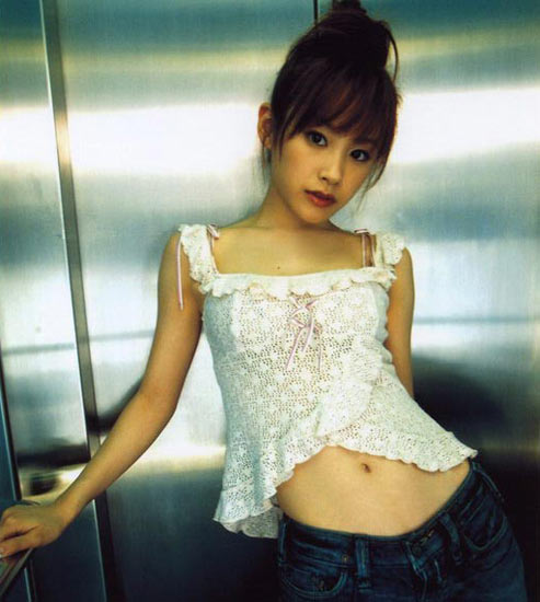 最可爱早安少女高桥爱泳装写真(组图)(3)