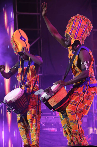 非洲手鼓乐团开场表演