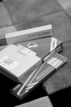 浪漫主义诗人拜伦曾经说过:"给我一支雪茄,除此之外,我别无所求.