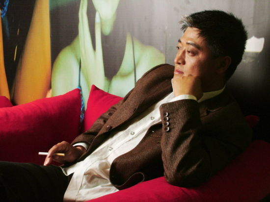 在黄河上空画彩虹 柯受良飞越壶口瀑布