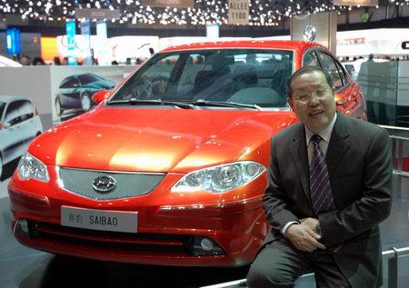 哈飞董事长刘涛在06经销商会上答记者问图